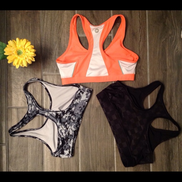 3. Sports bras - Picture 2 of 2